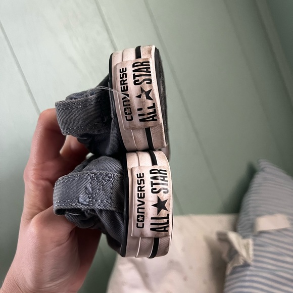 Women’s converse size 7 - Picture 5 of 7